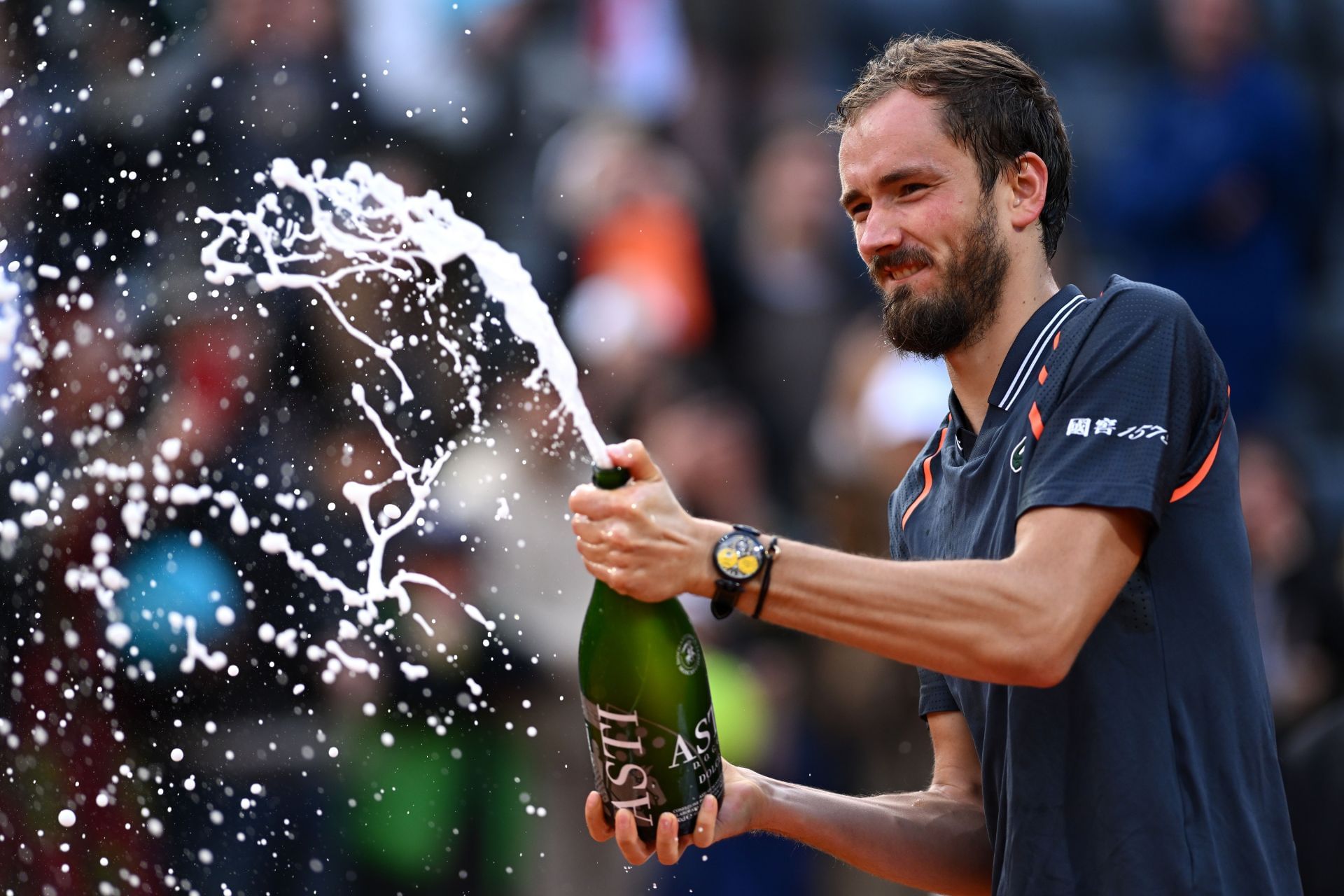 Daniil Medvedev celebrates his Italian Open triumph