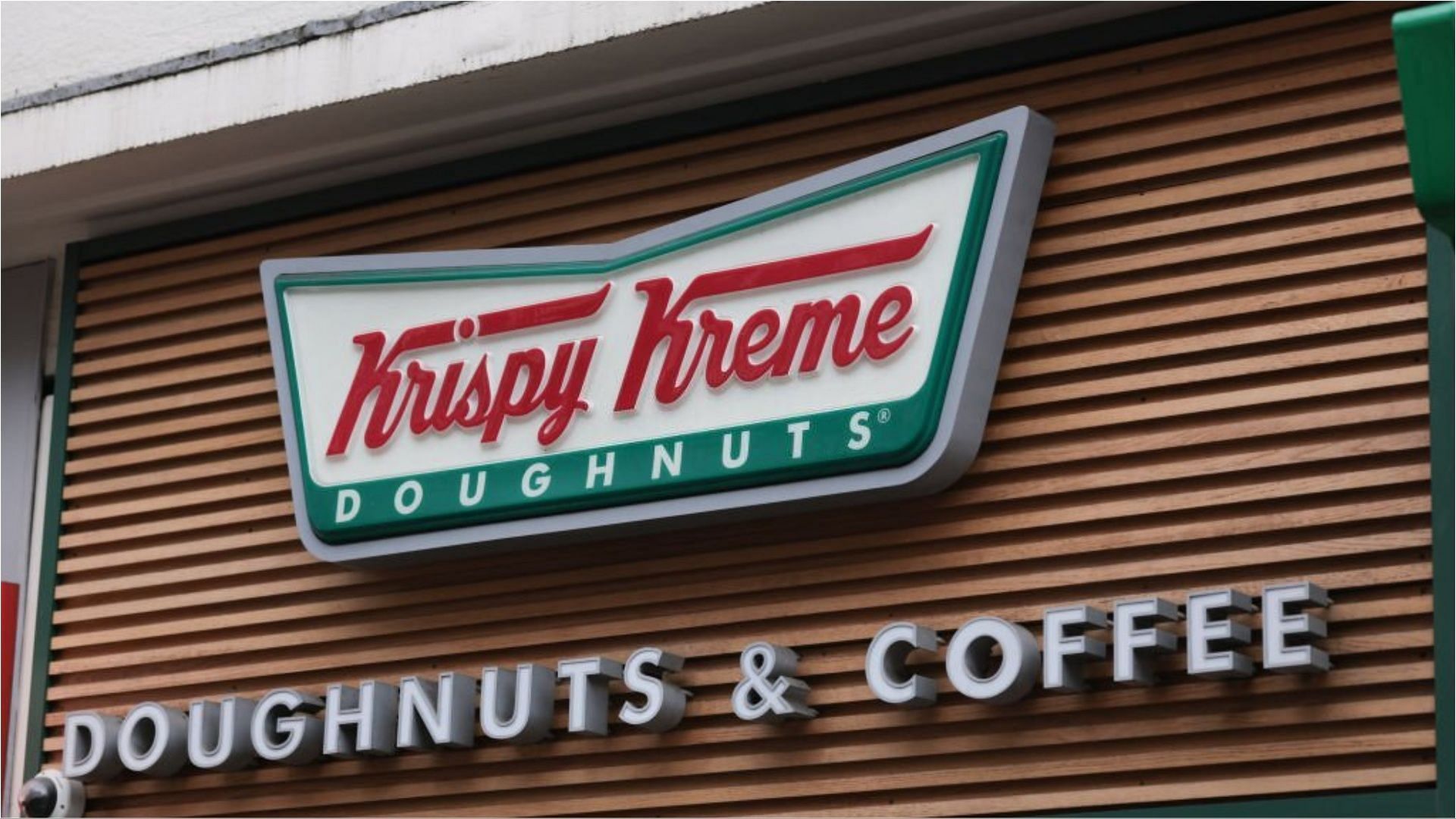 “just A Little Extra Honey On Them” Krispy Kreme Mexico Viral Video Of Donuts Covered With Bees 0202