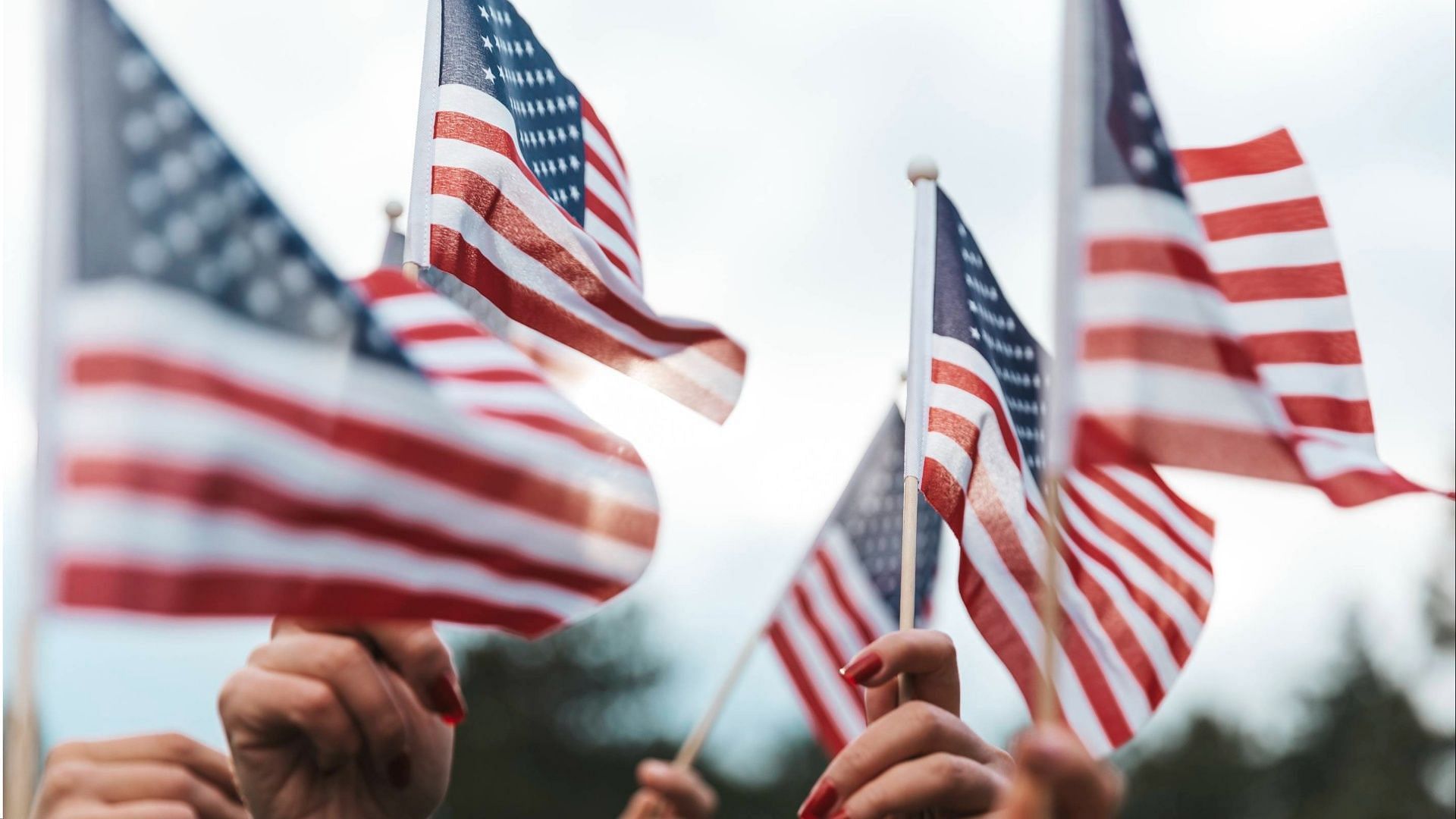 Memorial Day 2023 falls on Monday, May 29 (Image via LeoPatrizi/ Getty Images)