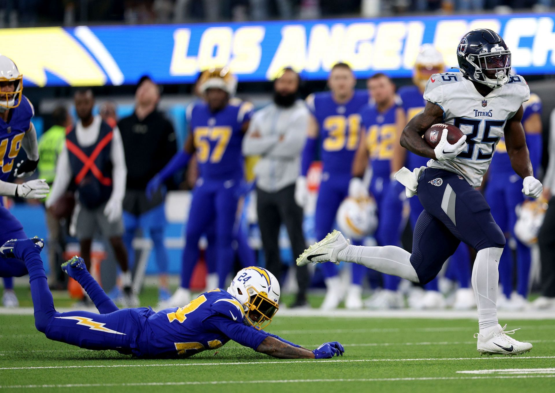 Tennessee Titans v Los Angeles Chargers