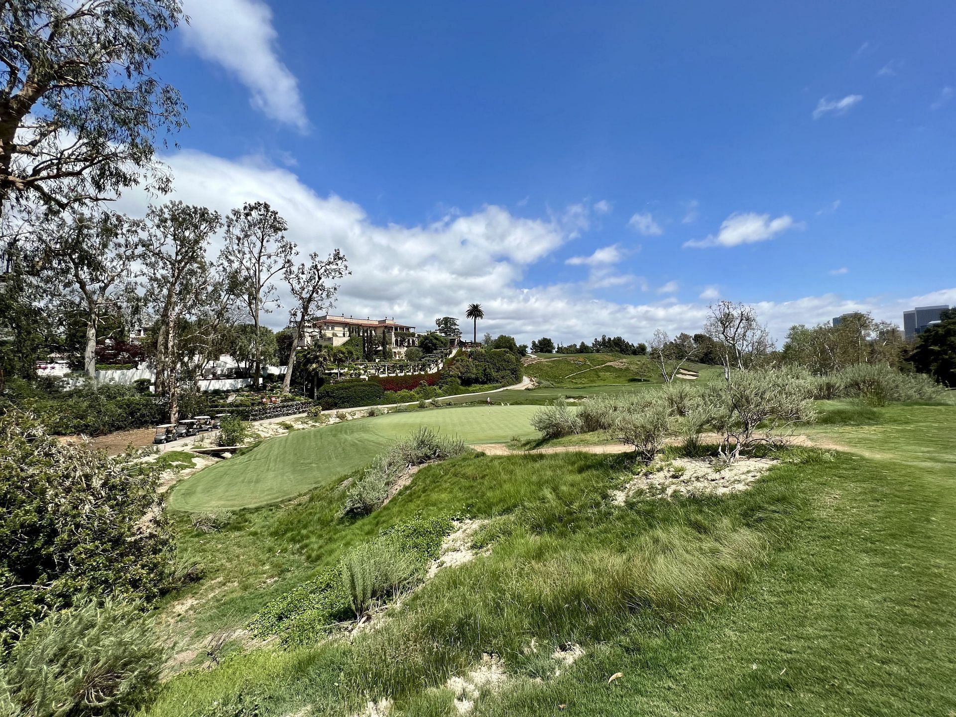 A barranca at the Los Angeles Country Club golf course (Image via Twitter @PGAPappas).