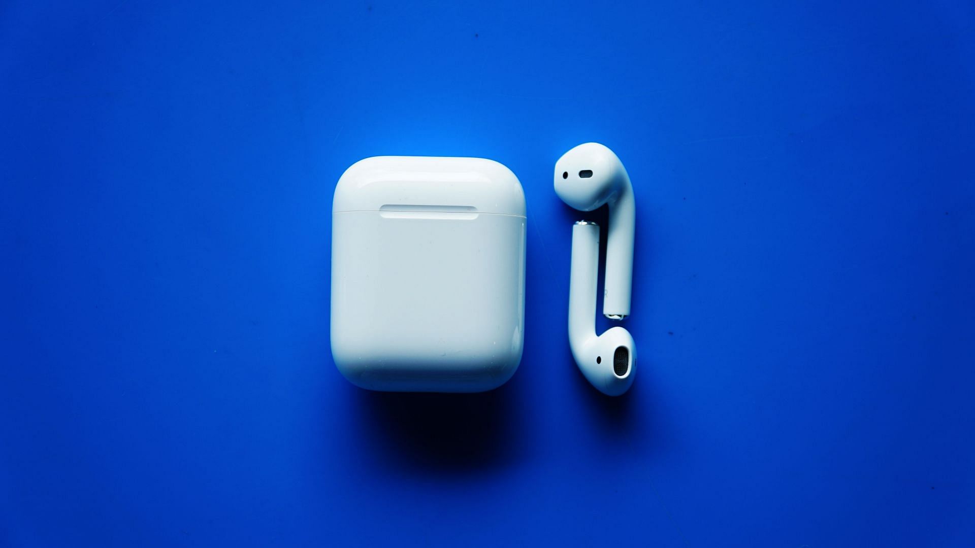 how-to-use-airpods-dynamic-audio-on-your-iphone