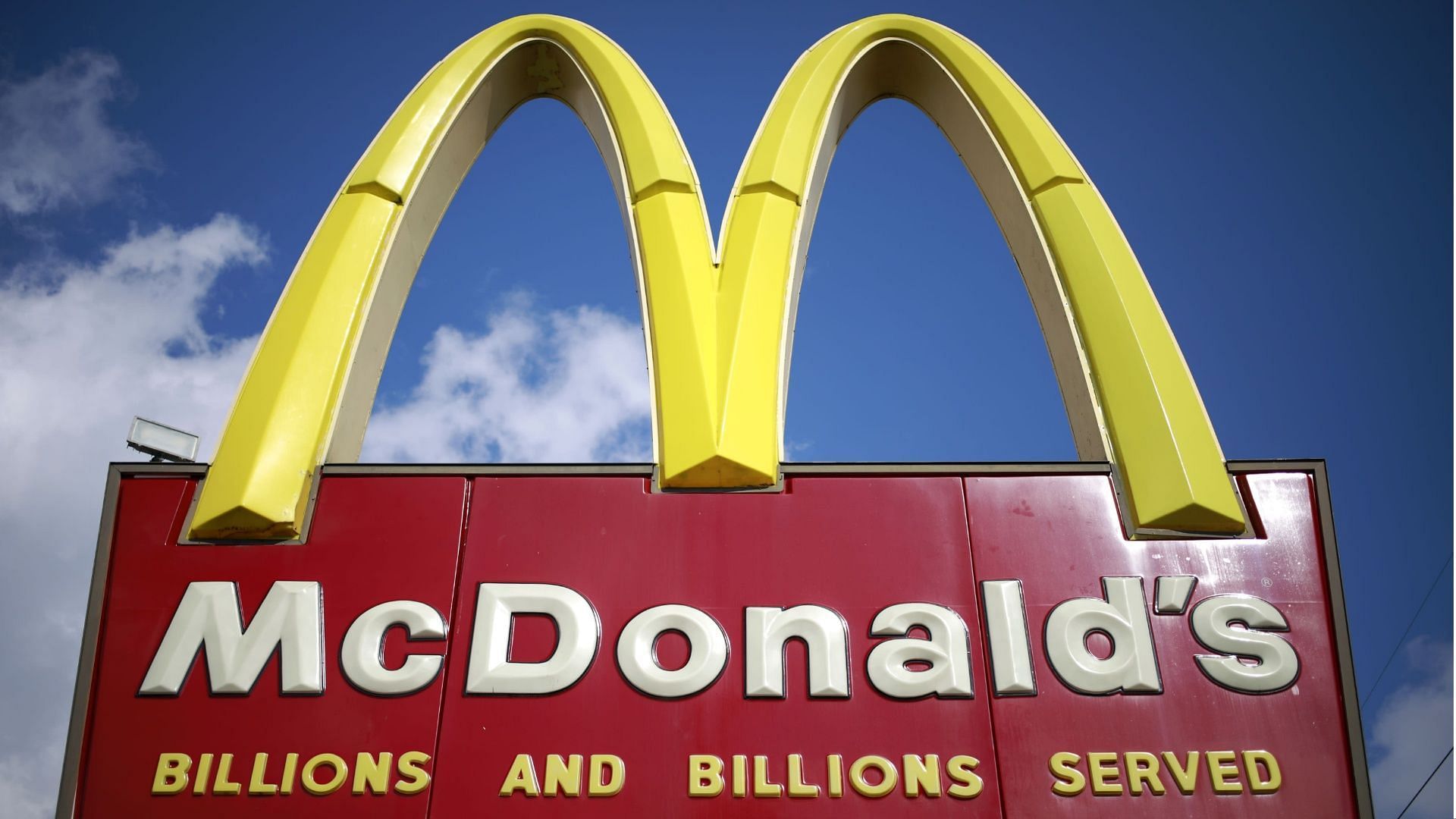 A McDonald&rsquo;s in South Los Angeles got looted and bashed on the night of Juneteenth (Image via Luke Sharrett/ Getty Images)