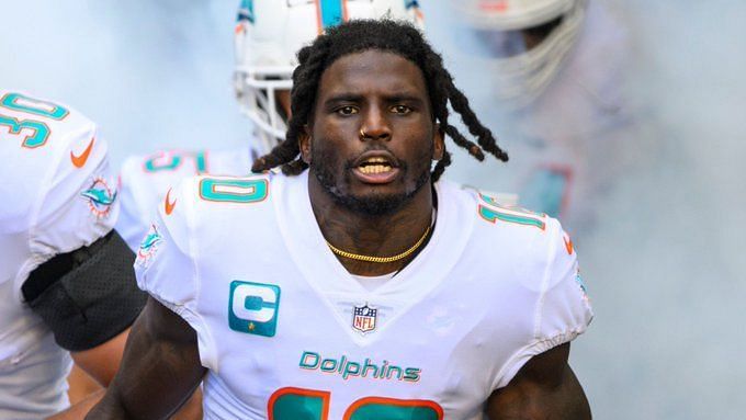 Miami Dolphins' Tyreek Hill accused of slapping employee in boat