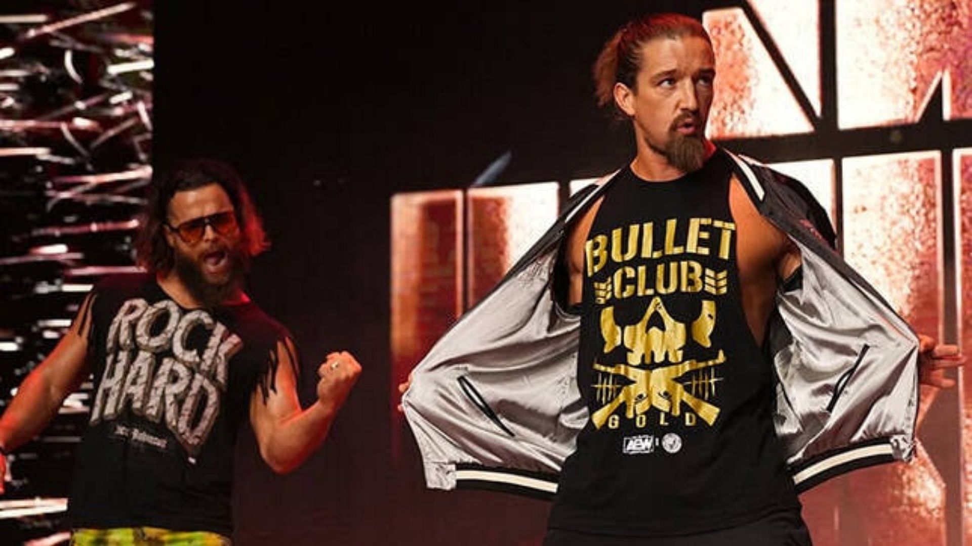 Juice Robinson(left); Jay White(right)