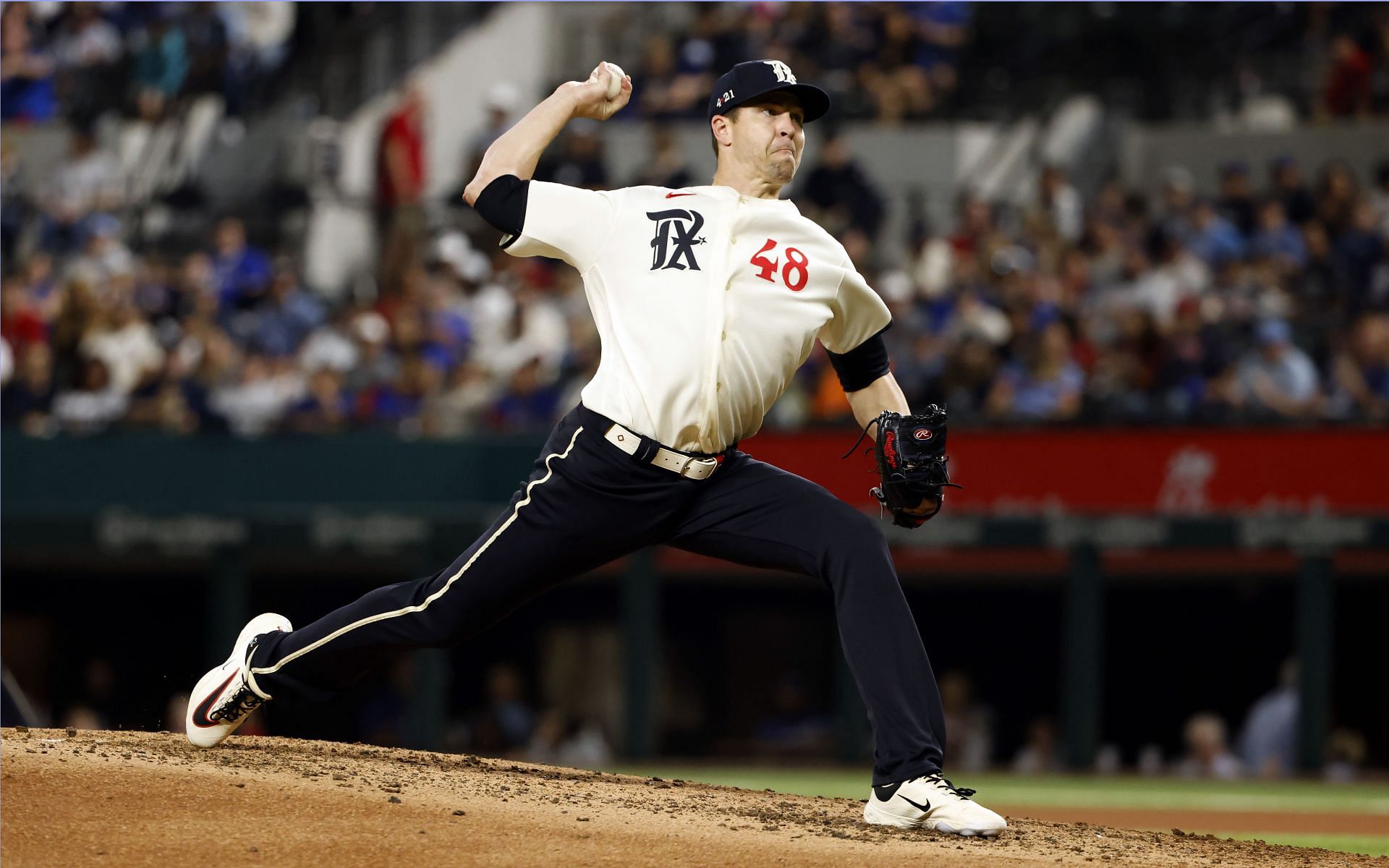 Jacob deGrom #48 of the Texas Rangers pitches against the New York Yankees during the fourth inning at Globe Life Field on April 28, 2023, in Arlington, Texas. (Photo by Ron Jenkins/Getty Images)