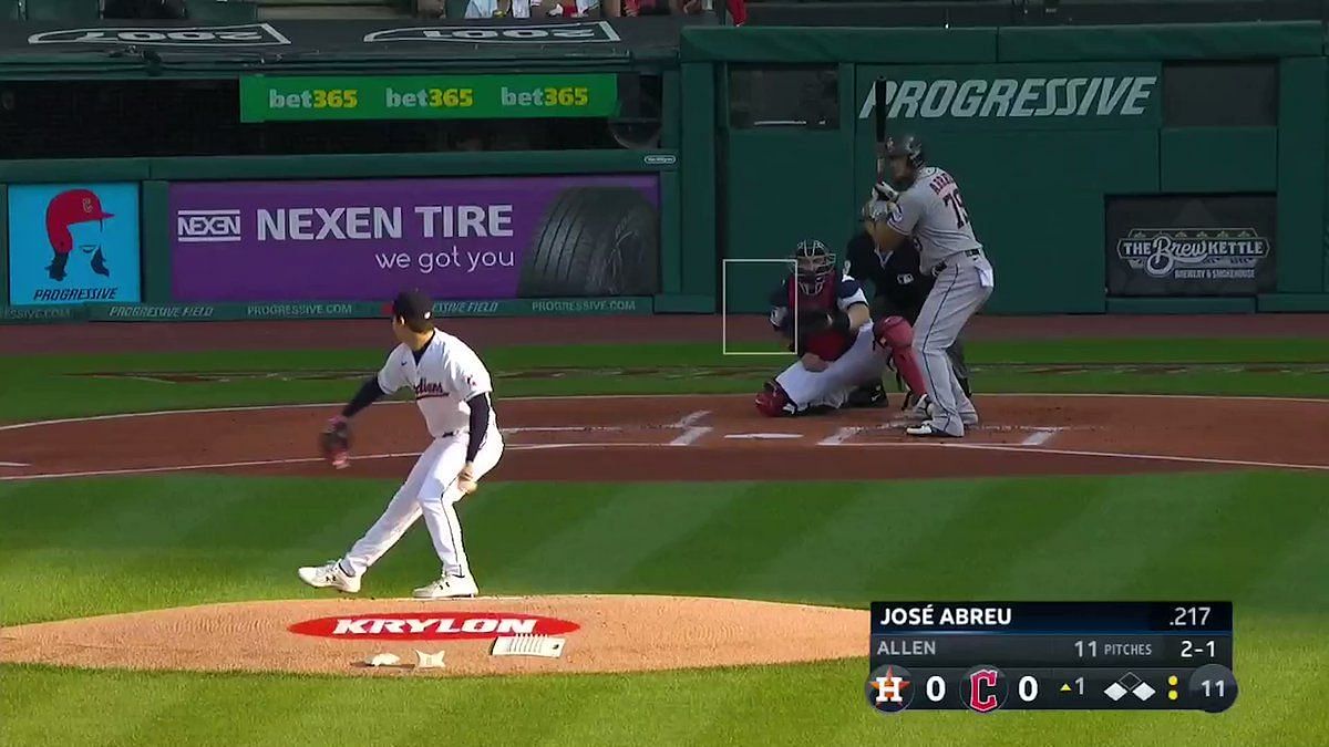 It's Time For the Astros To Bench José Abreu