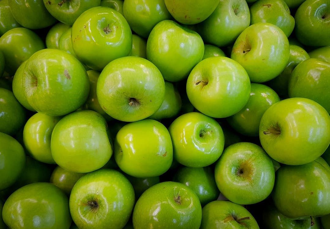 Benefits of green apple begin with its high nutrient profile (RP Photography/ Pexels)
