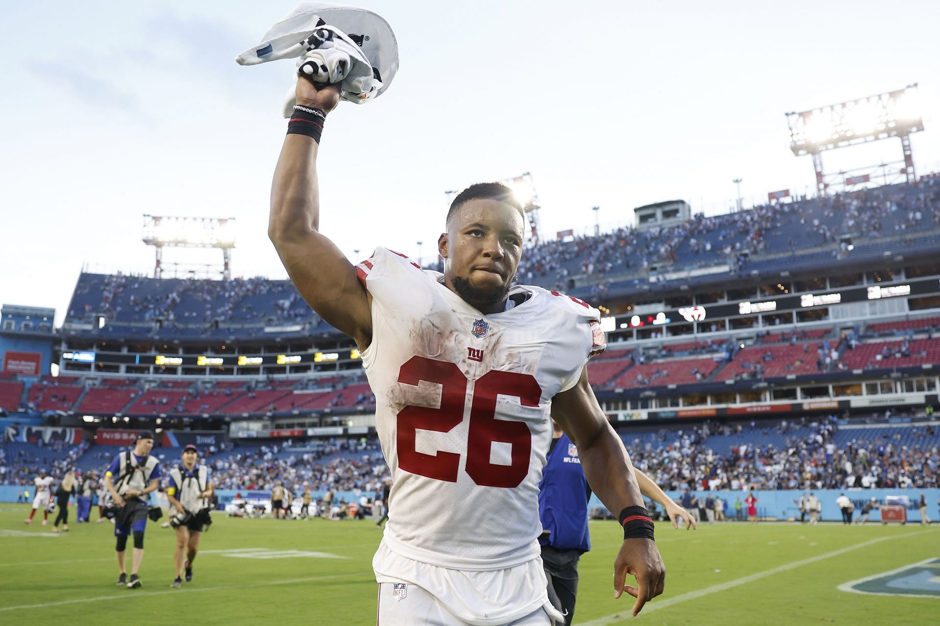 Giants star running back Saquon Barkley considering sitting out 2023 season