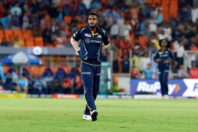 Why is Yash Dayal trending on social media?