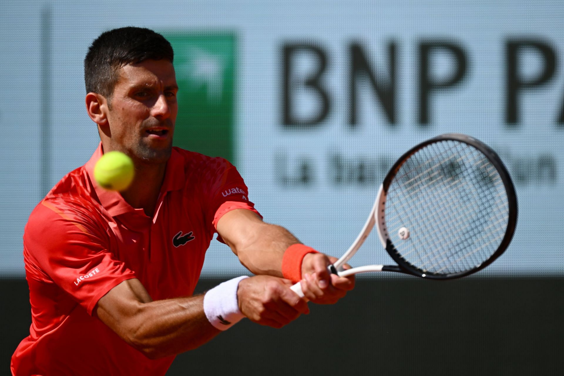 Djokovic eased past Varillas to storm in the QF at Roland Garros