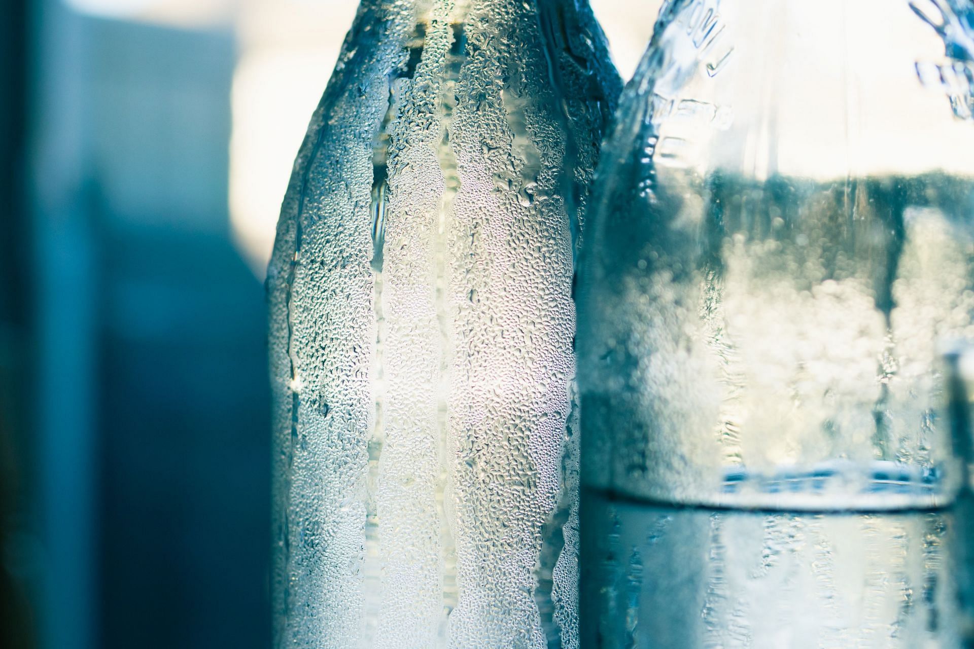 Keep yourself hydrated. (Image via Unsplash/Greg Rosenke)