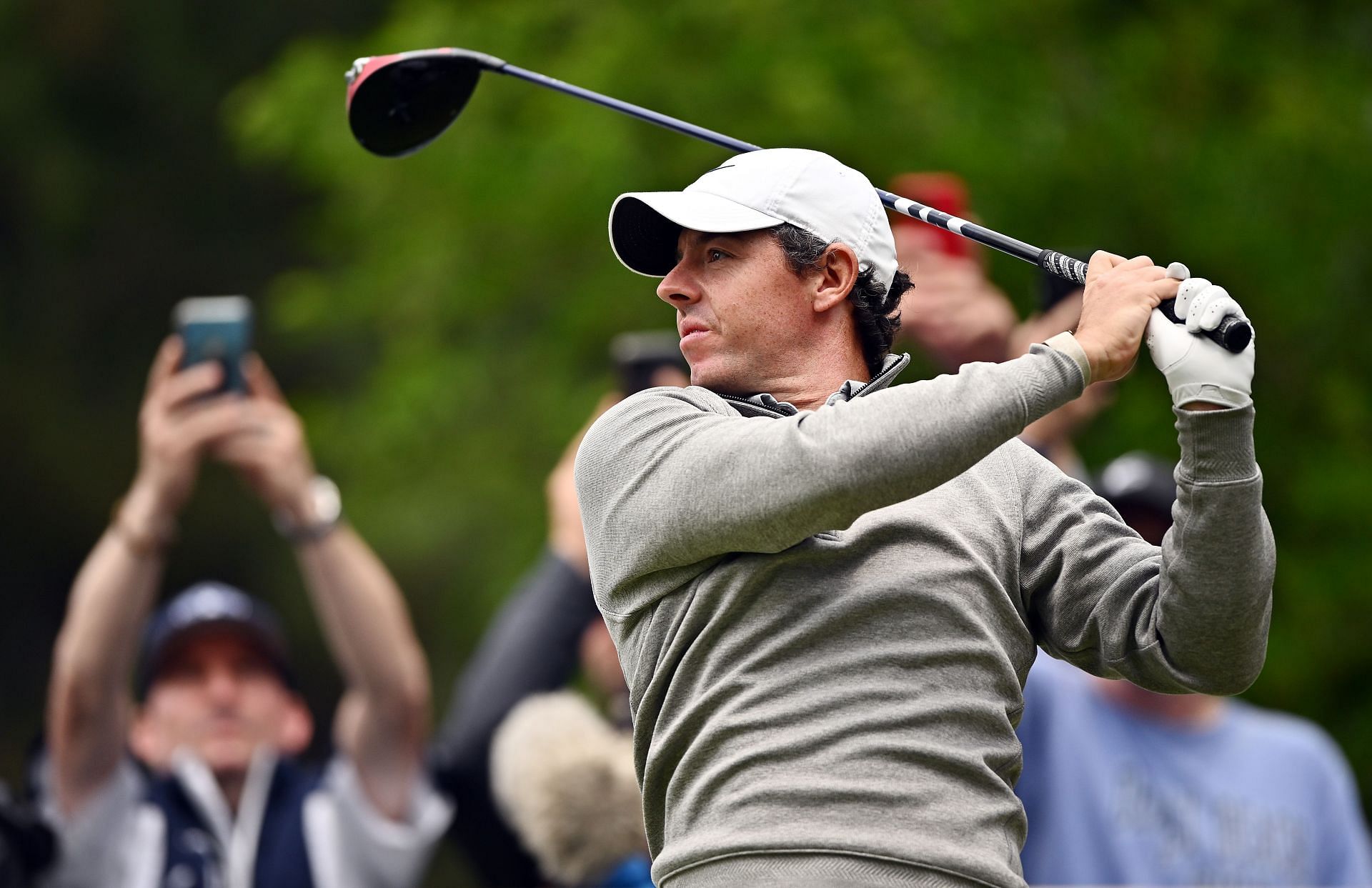 Rory McIlroy hits his first shot on the 3rd hole during the second round of the RBC Canadian Open