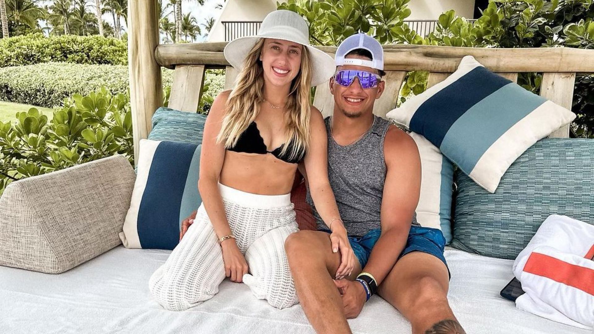 Brittany Mahomes and Patrick Mahomes live it up in Hawaii. 