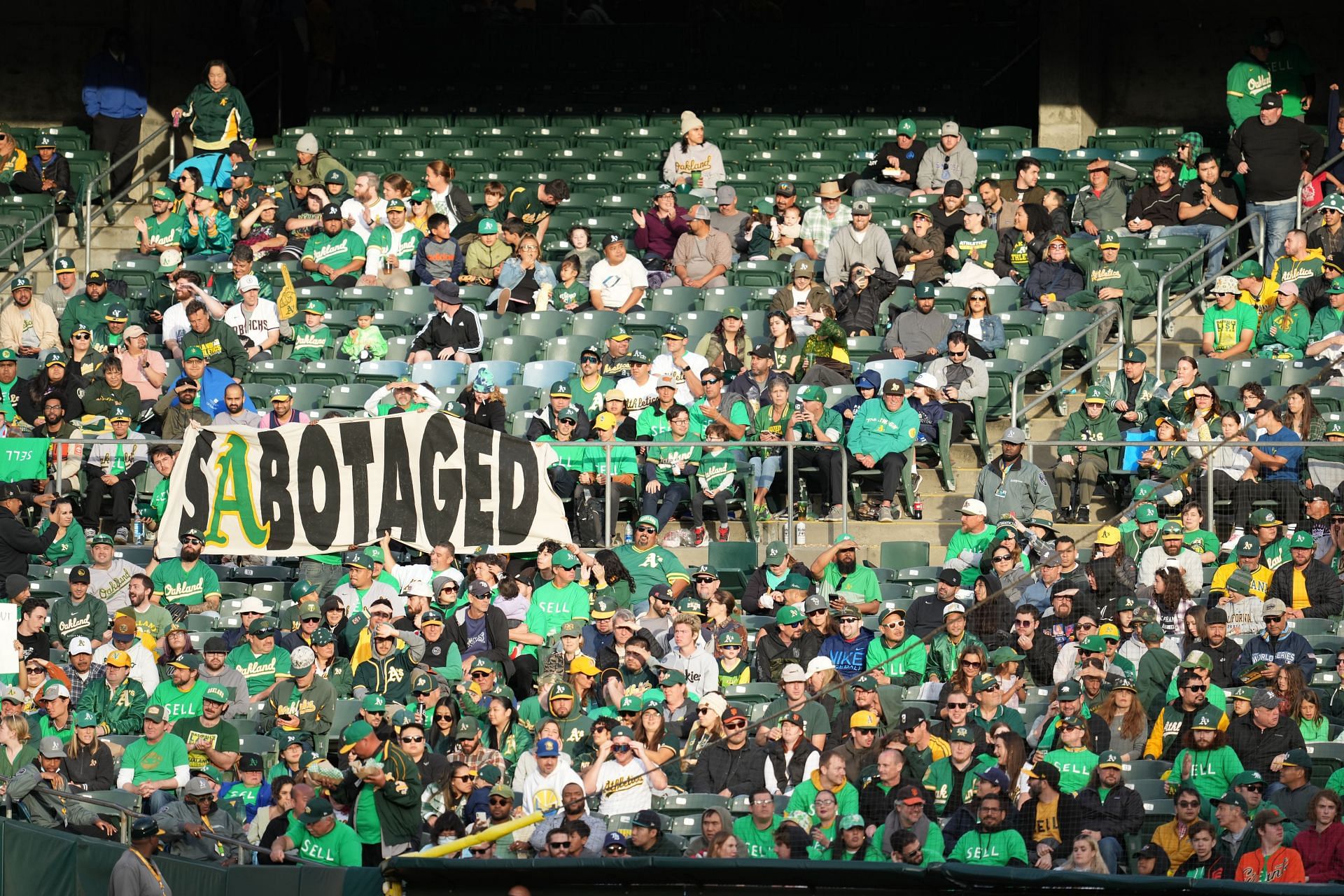 Tampa Bay Rays v Oakland Athletics