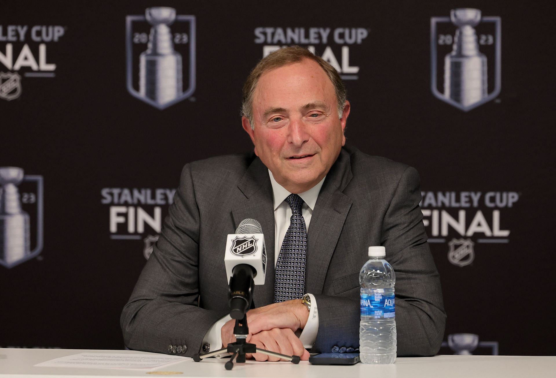 NHL commissioner Gary Bettman is aware about President Trophy's curse ...