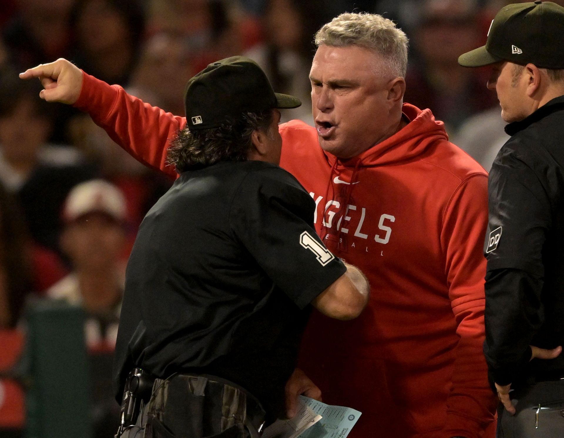 Angels manager Phil Nevin sticks with plan, resting Mike Trout and