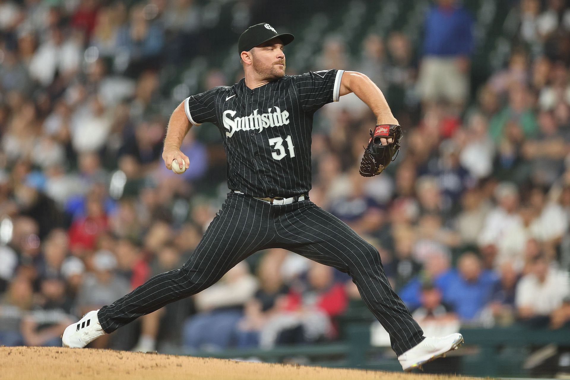 A reliever like Hendriks could bolster the Giants late-inning options.