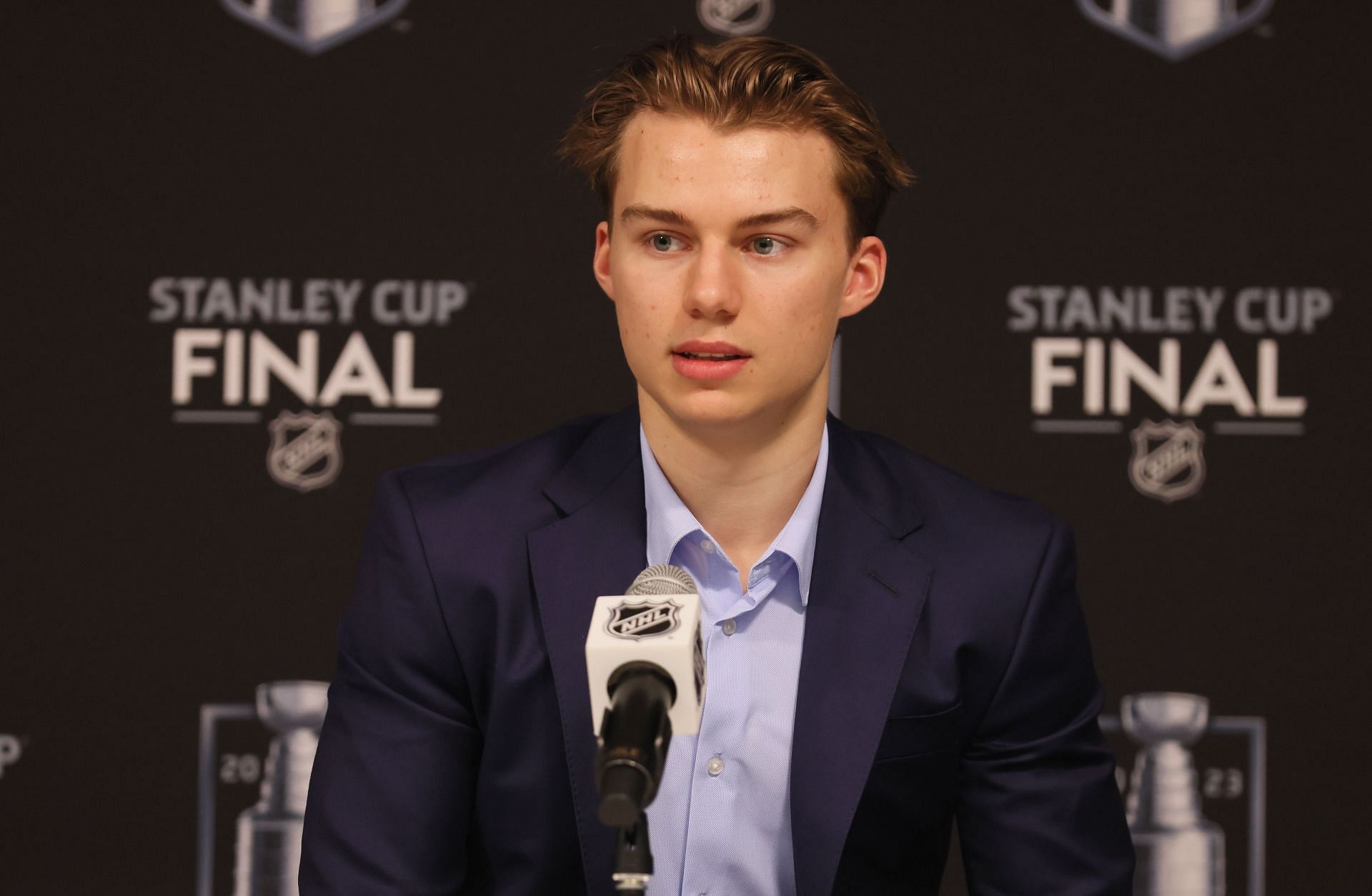 Connor Bedard, NHL's new superstar: Salary, family, girlfriend, height