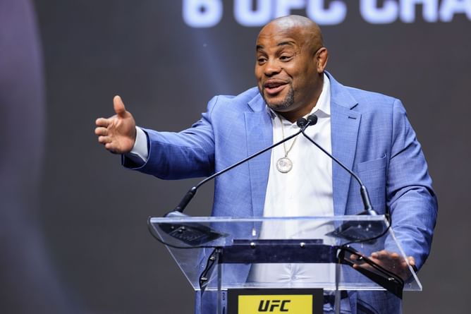 Daniel Cormier responds in anger as Deron Winn mocks his fight against airlines