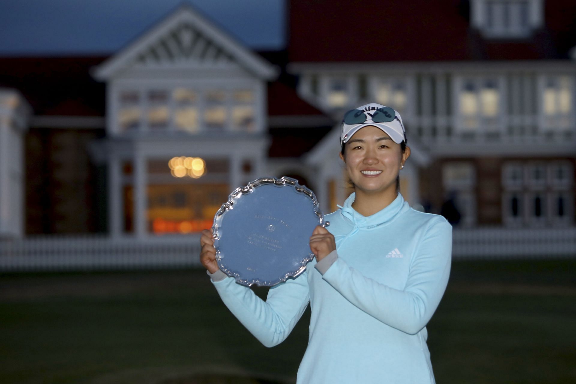 Rose Zhang with best amateur trophy a the 2021 AIG Women&#039;s Open (via Getty Images)