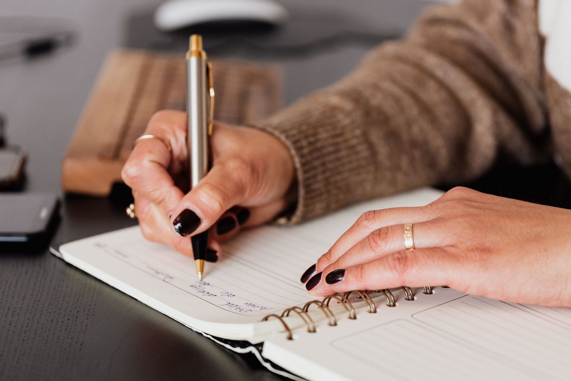 What are some tips that you can utilise while writing? (Image via Pexels/ Karolina Grabowska)