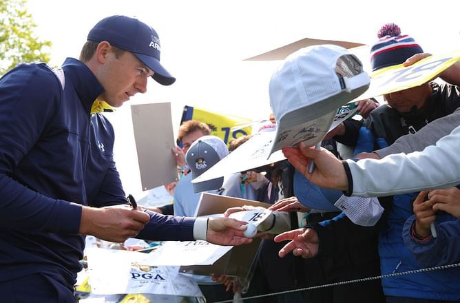 WATCH: Young fan beats Jordan Spieth in a quick rock-paper-scissors game at Memorial Tournament