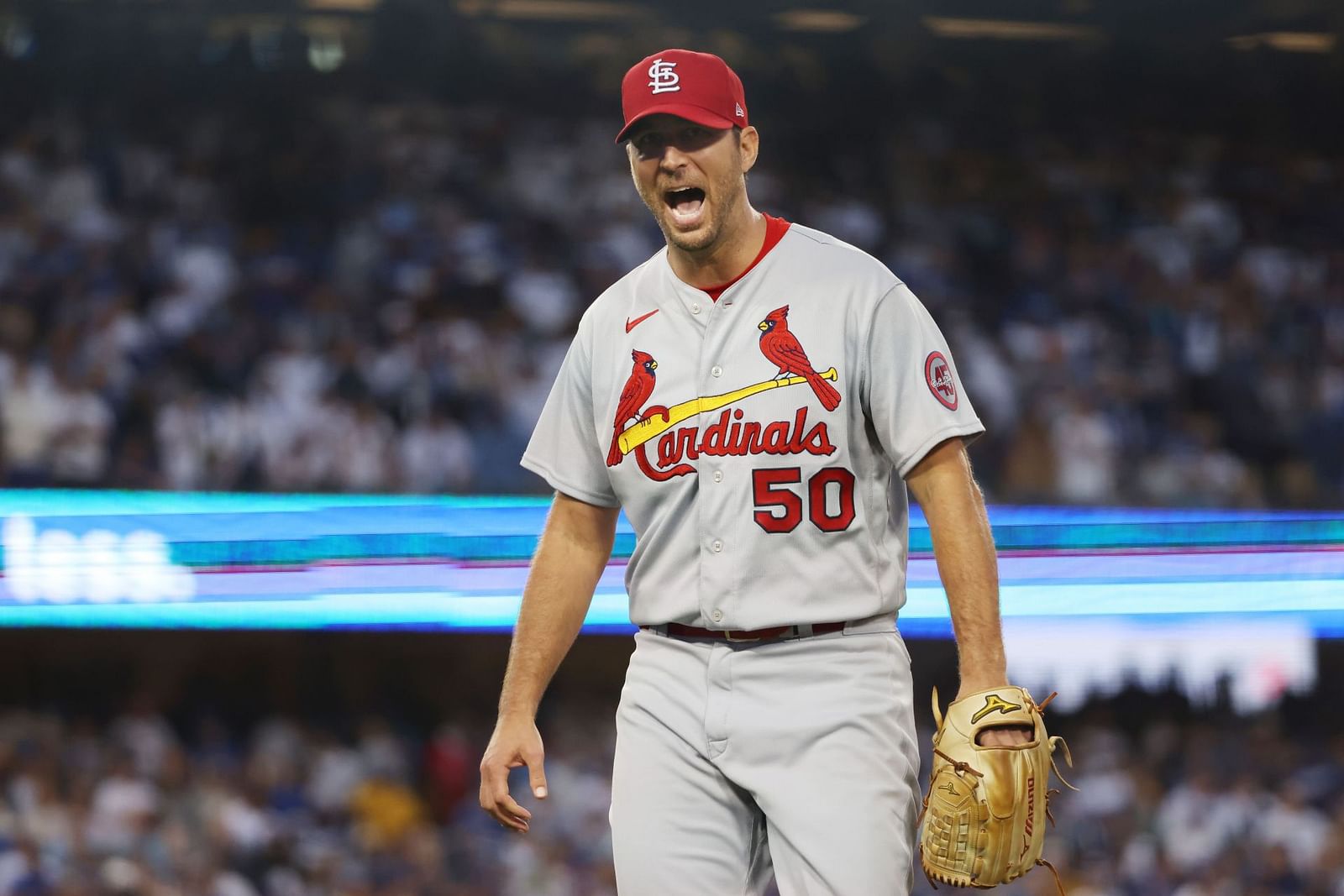 St. Louis Cardinals fans agitated as Adam Wainwright gets rocked in ...