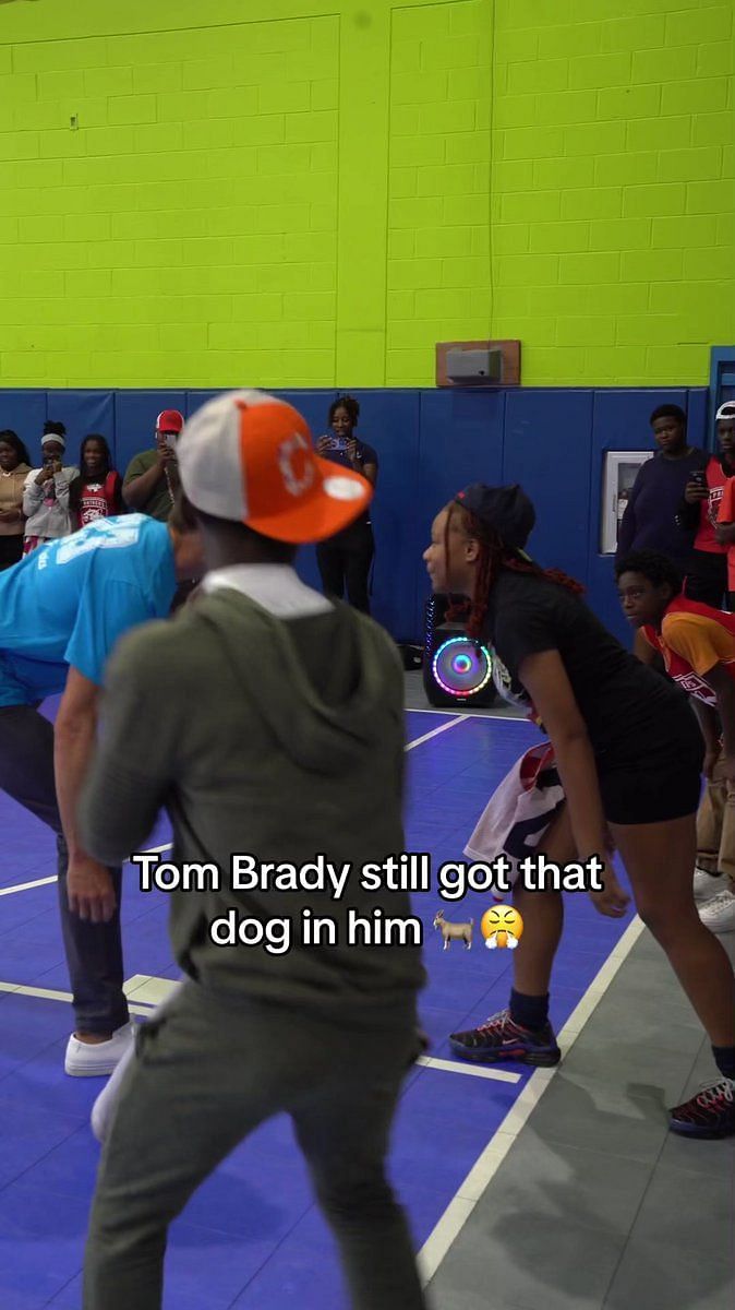 WATCH: Eli Manning, Tom Brady, Russell Wilson join forces with