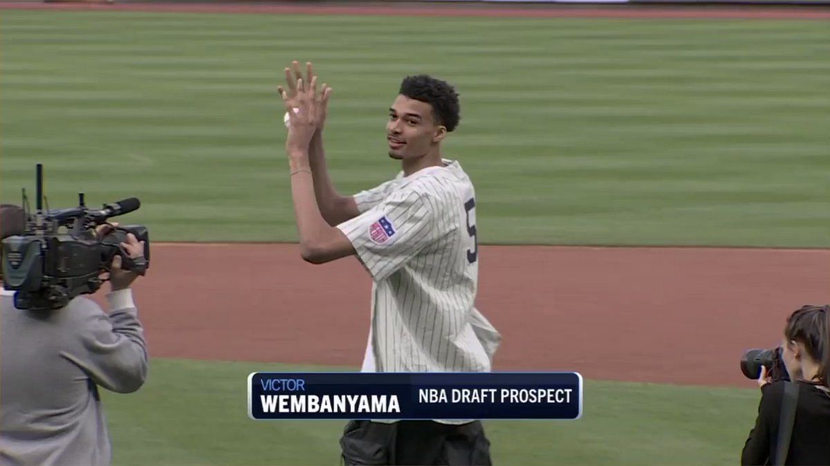 Victor Wembanyama Takes the Subway to Yankee Stadium to Throw First Pitch -  The New York Times