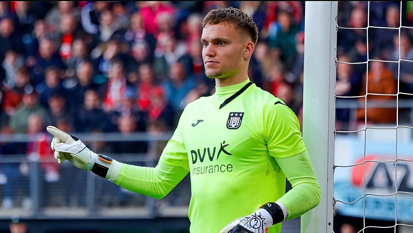 20-year old Dutch goalkeeper