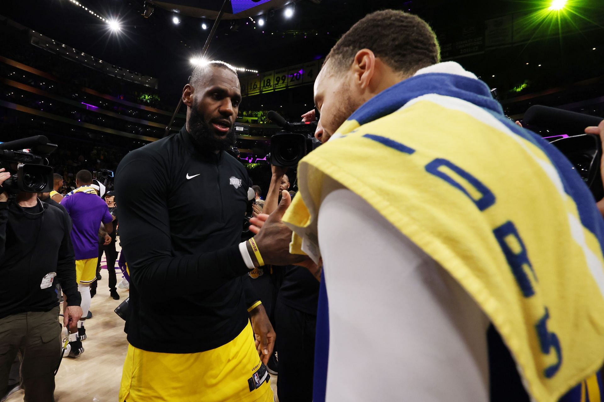 Lebron joins hot sale warriors