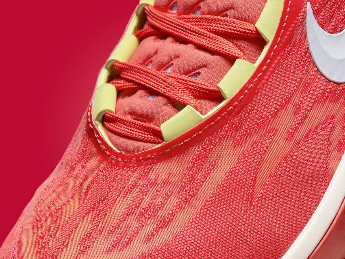 Take a closer look at the meshed uppers of these shoes (Image via Nike)
