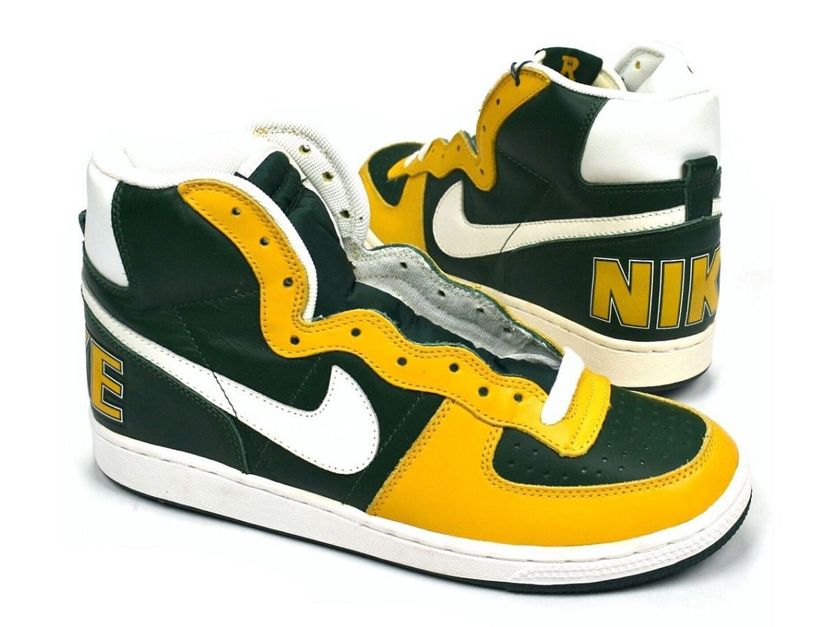 Here&#039;s another look at the upcoming Terminator High Seattle Supersonics sneakers (Image via Twitter/@modernnotoriety)