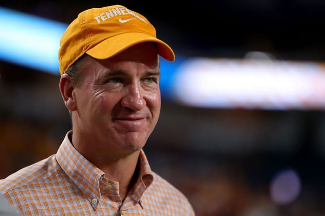 Peyton Manning reveals who spurred decision to sign with Broncos after Colts exit