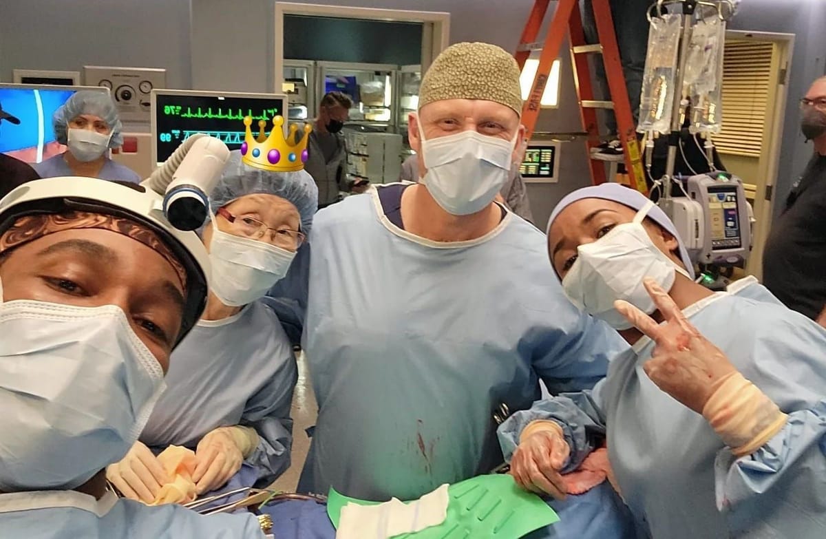 How many seasons of Grey's Anatomy are there?