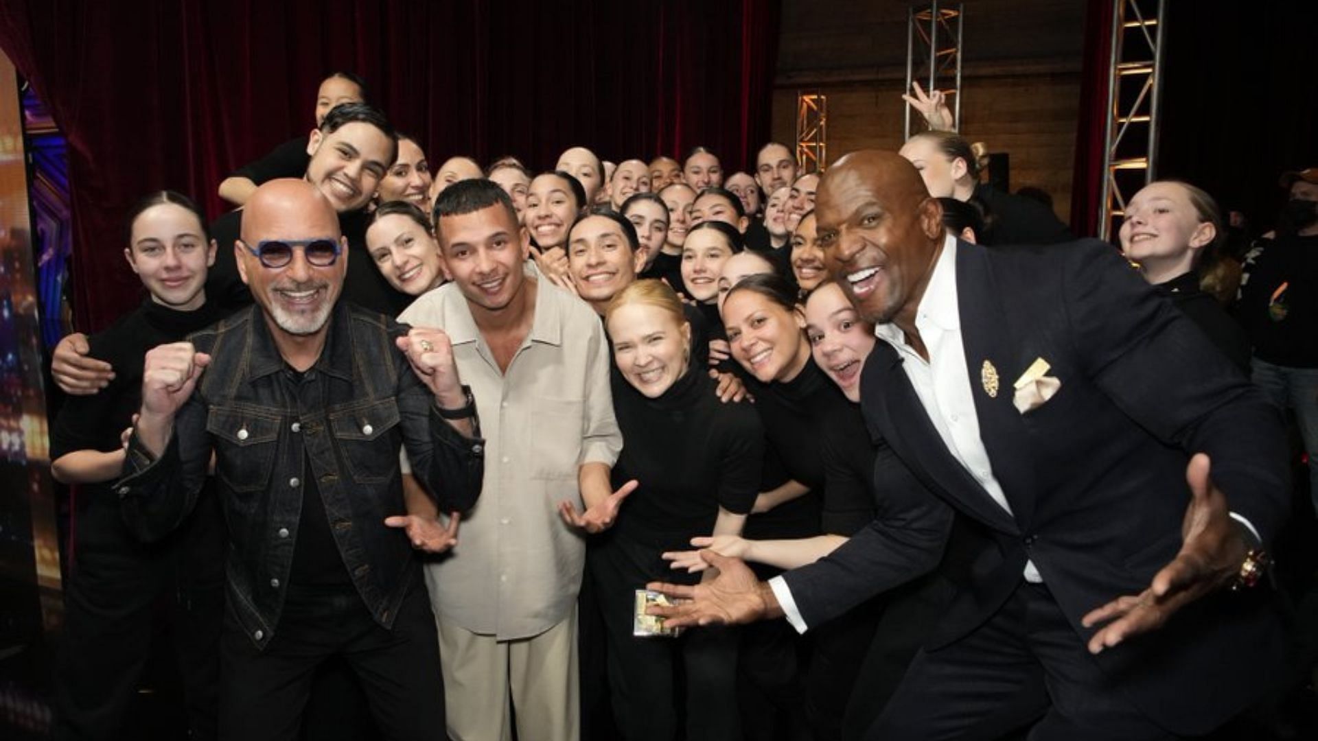 Murmuration receives Howie Mandel