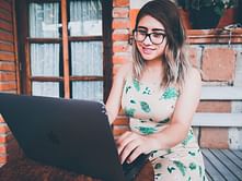 How to use Camera Reaction in video chat on your MacBook?