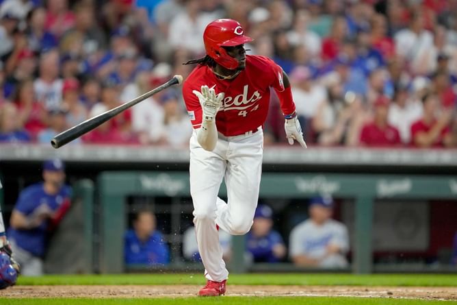 Cincinnati Reds broadcaster dumbfounded after Elly De La Cruz smashes 458-ft moonshot: "That ball had a family"