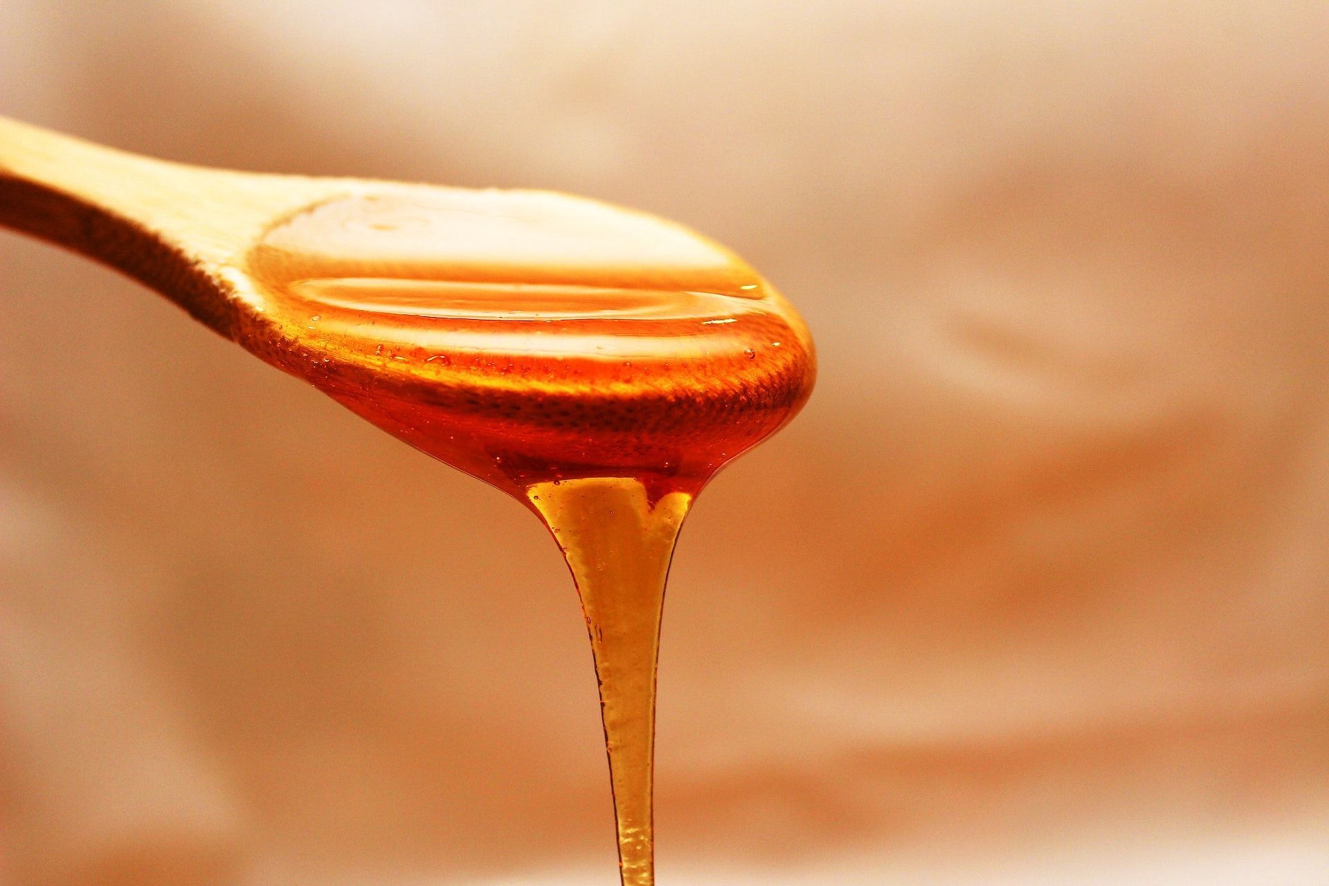 Honey contains antibacterial properties. (Photo via Pexels/Pixabay)