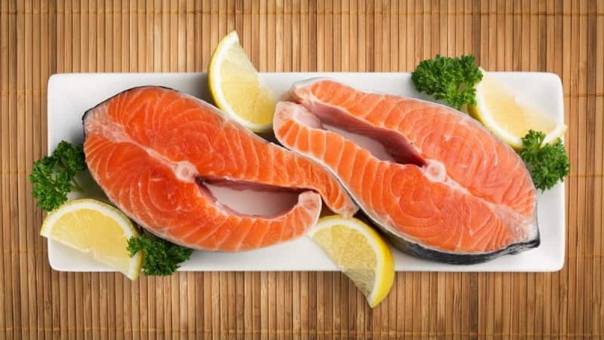 सैल्मन, ट्राउट और सार्डिन जैसी वसायुक्त मछलियां!