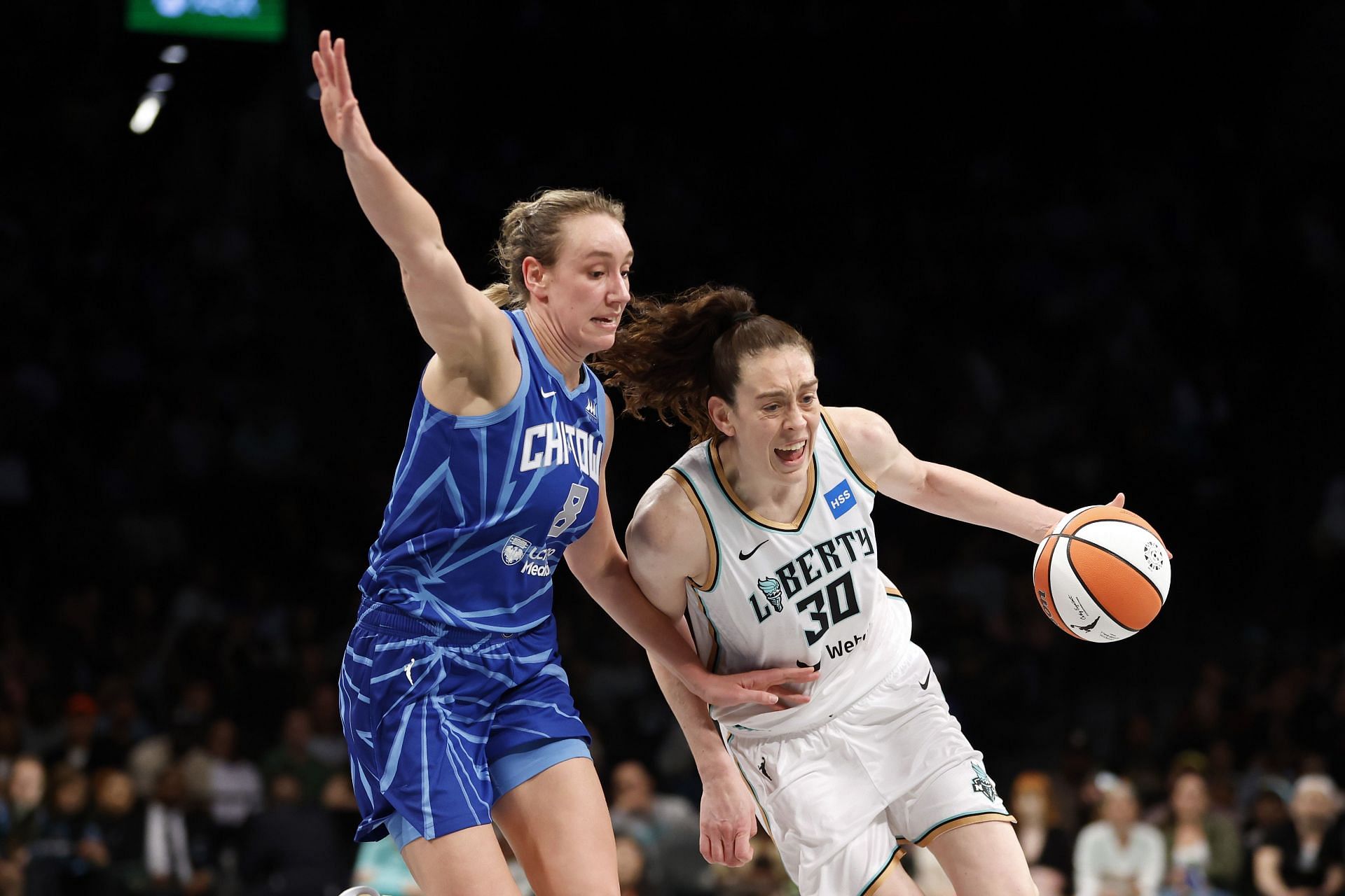 The Chicago Sky vs Indiana Fever matchup will feature several stars (Image via Getty Images)