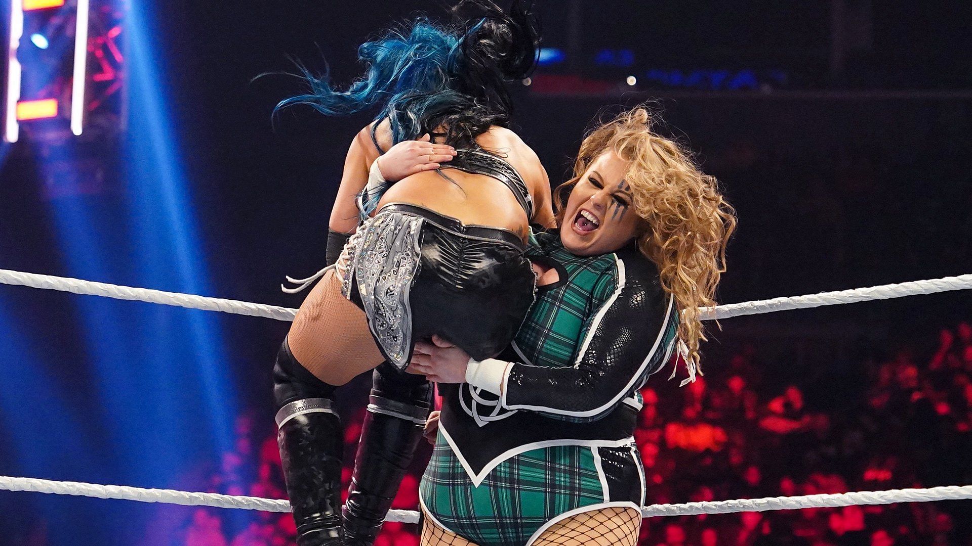 Piper Niven slamming Mia Yim