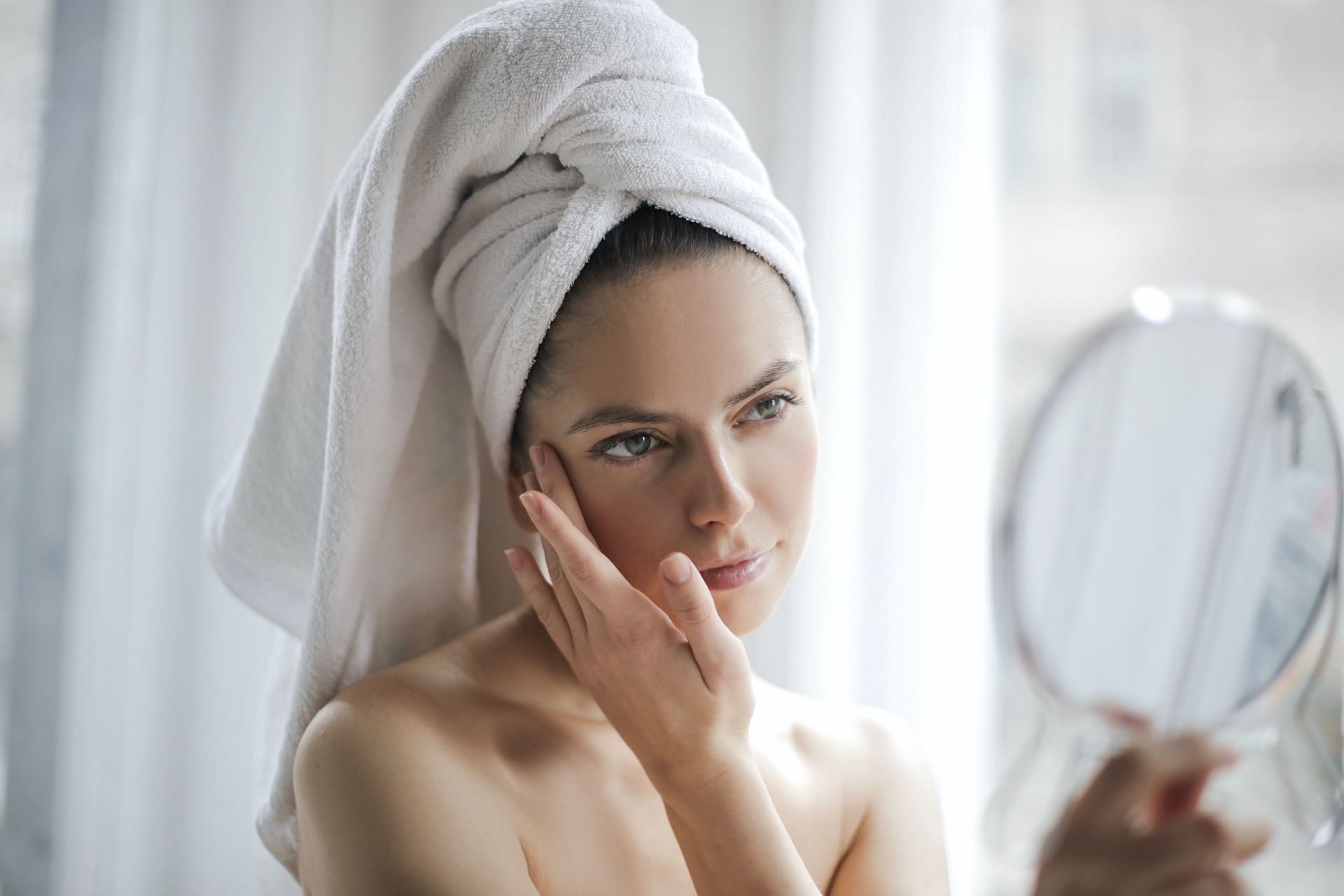 Home remedies for pimples. (Image via Pexels/ Andrea Piacquadio)