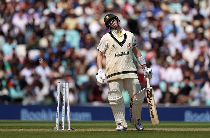 WTC Final : स्टीव स्मिथ ने लाल टी-शर्ट वाले फैन को उनकी सीट से हटाया, तो लोगों ने उन्हें कर दिया ट्रोल