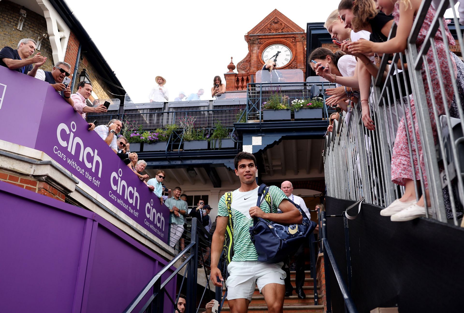 Carlos Alcaraz advances to Queen&#039;s Club Championships SF