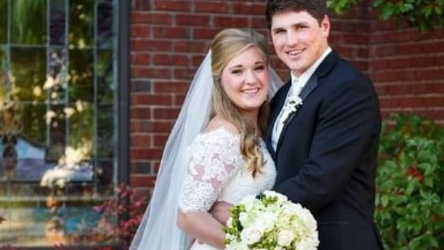 Hunter renfroe: MLB fans congratulate Hunter Renfroe and wife Courtney ...