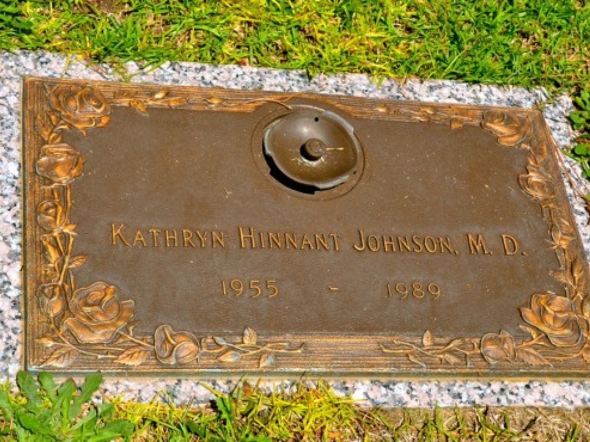 Dr Kathy Hinnant was five months pregnant when she was r*ped and strangled to death at NYC&#039;s historic Bellevue Hospital (Image via Find a Grave)