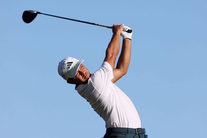 Watch: Xander Schauffele takes 3 shots to get out of the bunker at US Open 2023 Round 3