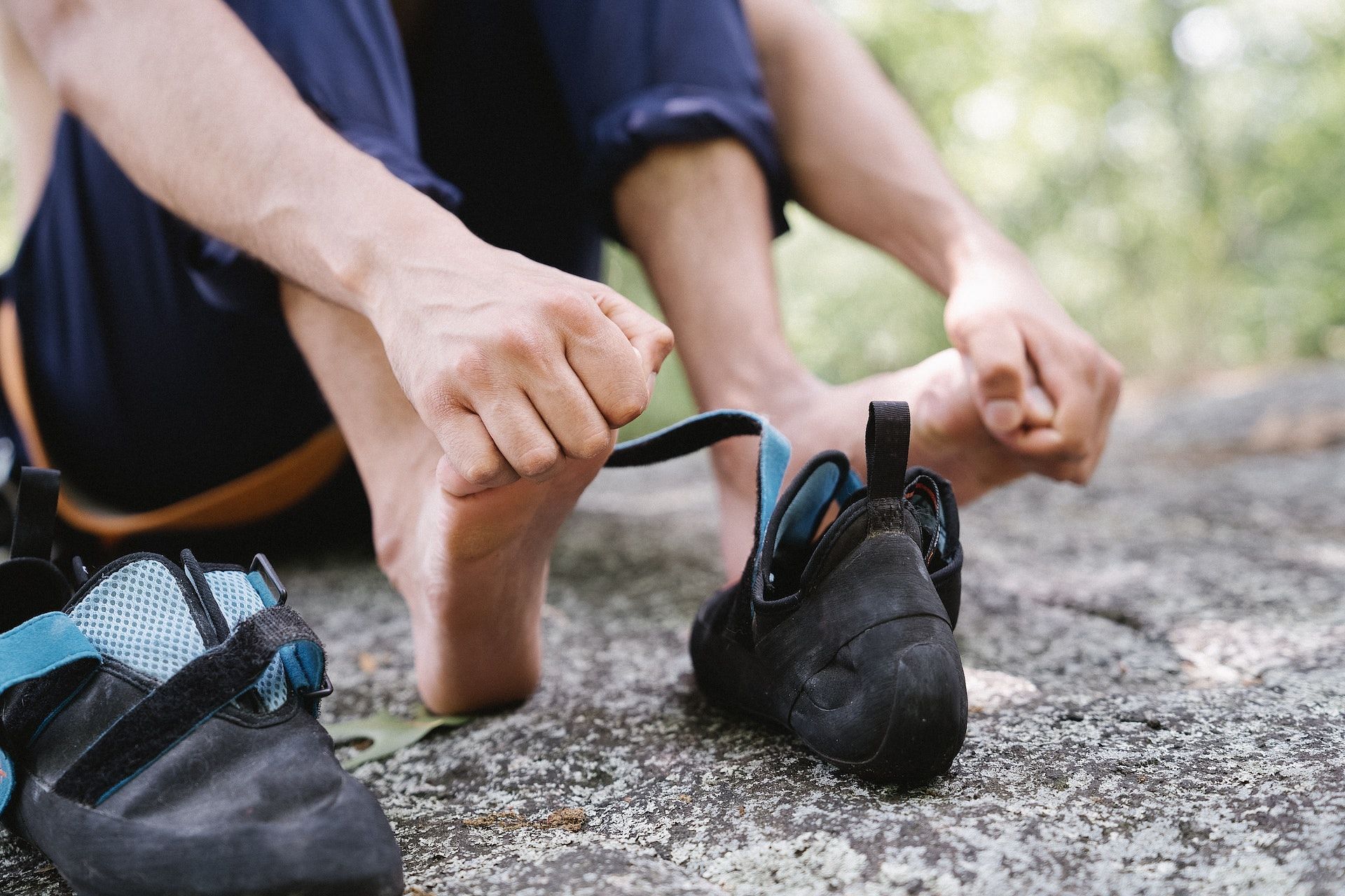 There are several home remedies for burning feet. (Photo via Pexels/Katya Wolf)